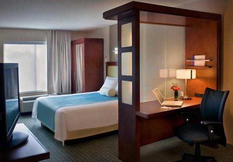 Springhill Suites Long Island Brookhaven Bellport Екстериор снимка